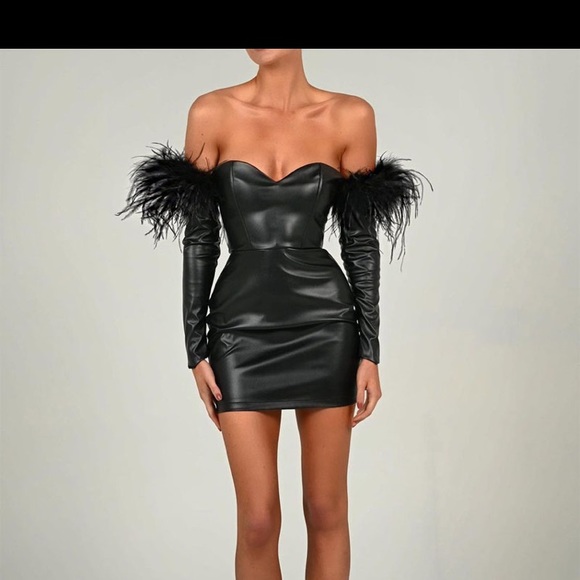 Dresses & Skirts - NWT Faux leather off shoulder feather trim mini dress size L fits like a medium